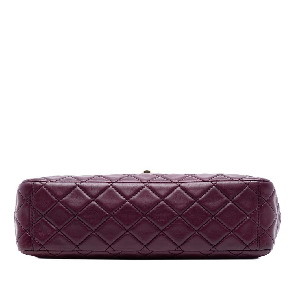 Chanel Maxi XL Classic Lambskin Single Flap Purple Leather Very good condition - Inside View