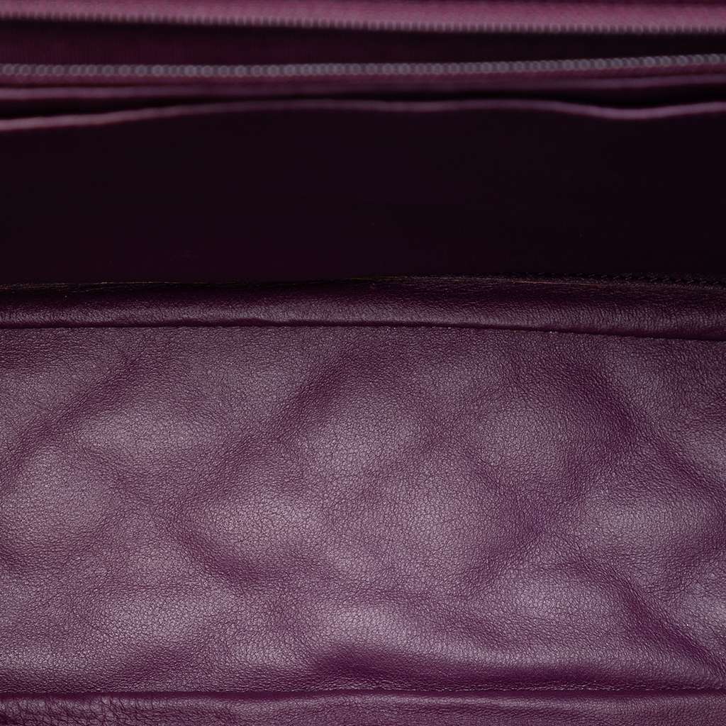 Chanel Maxi XL Classic Lambskin Single Flap Purple Leather Very good condition - Model View