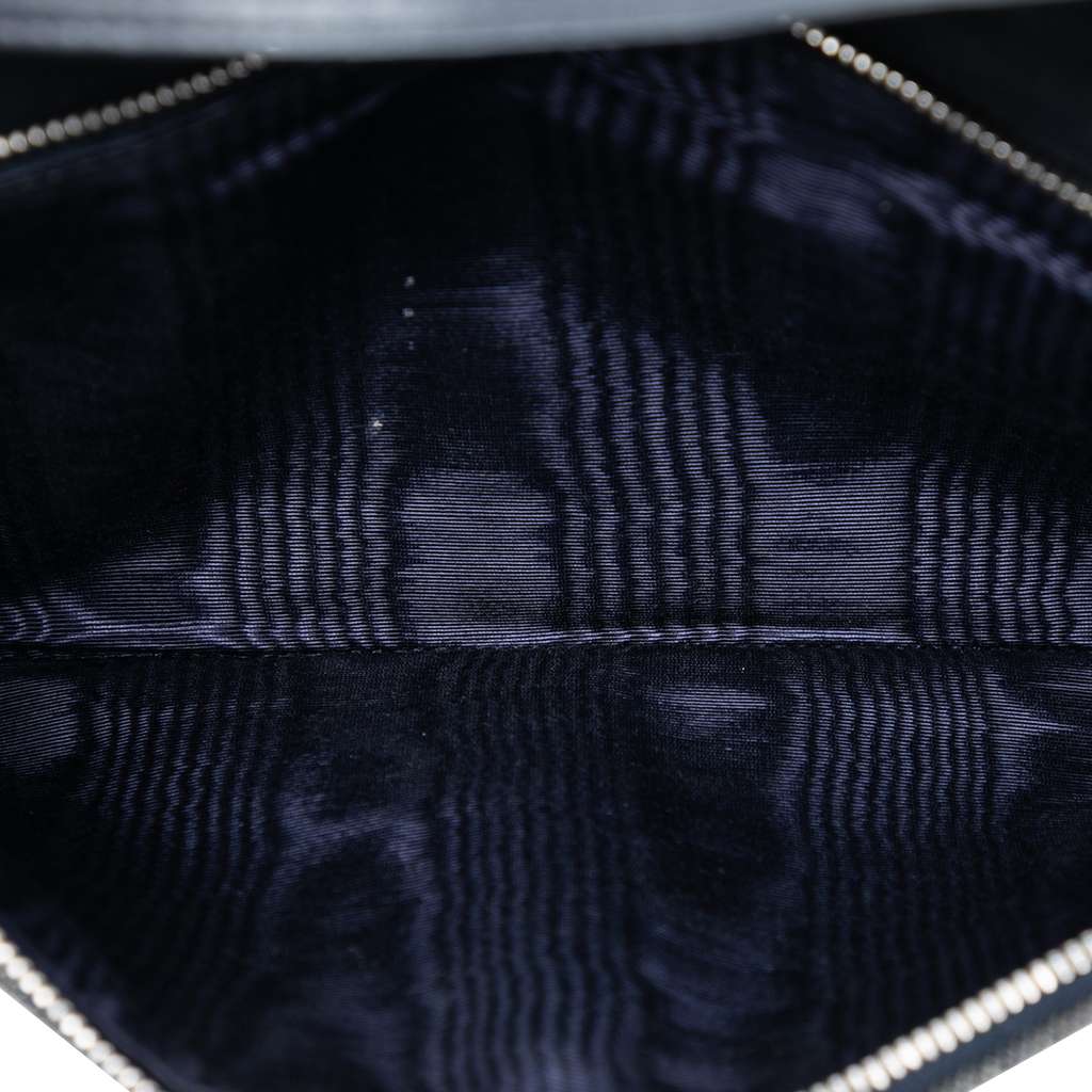 Chanel CC Chocolate Bar Denim Flap Grey Denim Very good condition - Model View