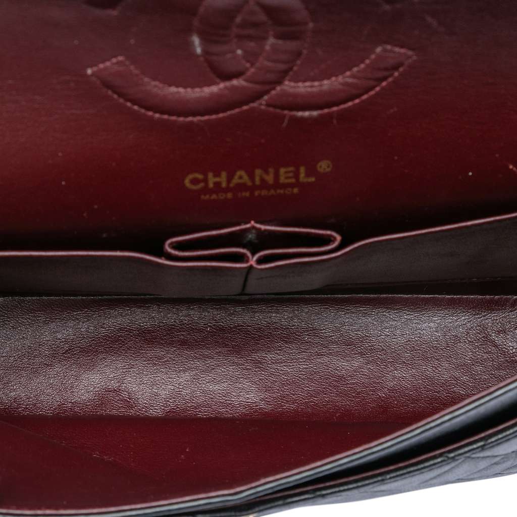 Chanel Medium Classic Lambskin Double Flap Black Leather Very good condition - Model View