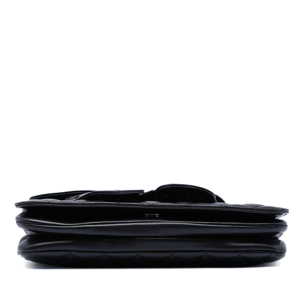 Chanel Quilted Lambskin Butterfly Clutch With Chain Black Leather Very good condition - Inside View