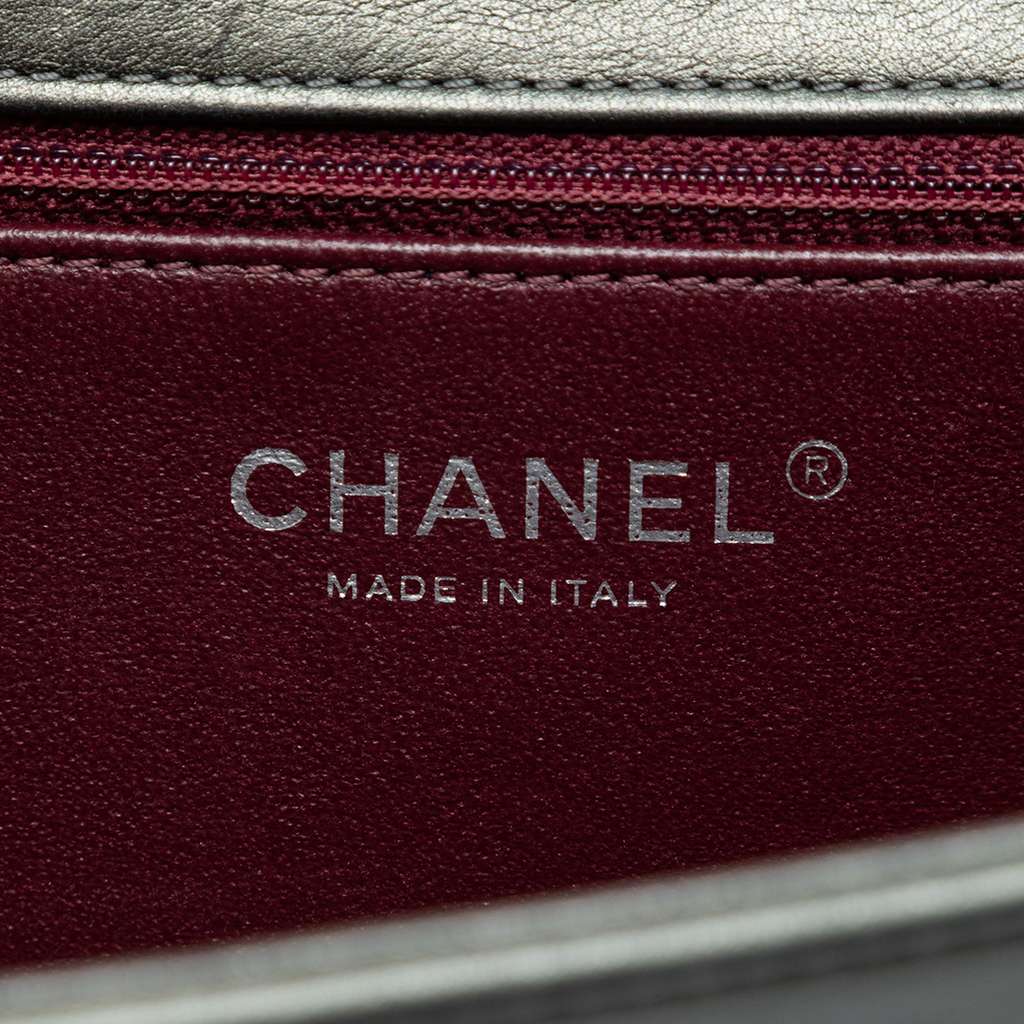 Chanel Medium Embossed Calfskin Propeller Flap Grey Leather Very good condition - Box View