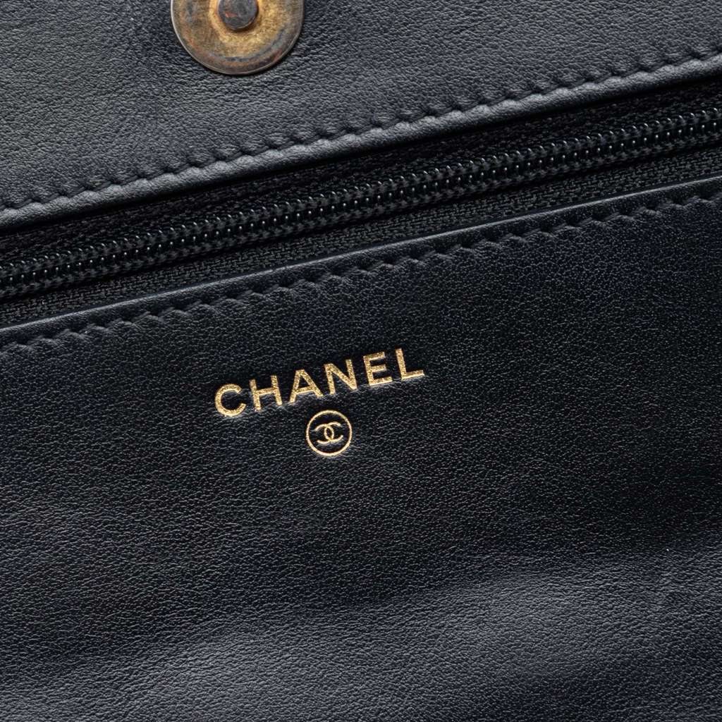 Chanel Quilted Caviar Boy Wallet on Chain Black Leather Very good condition - Box View
