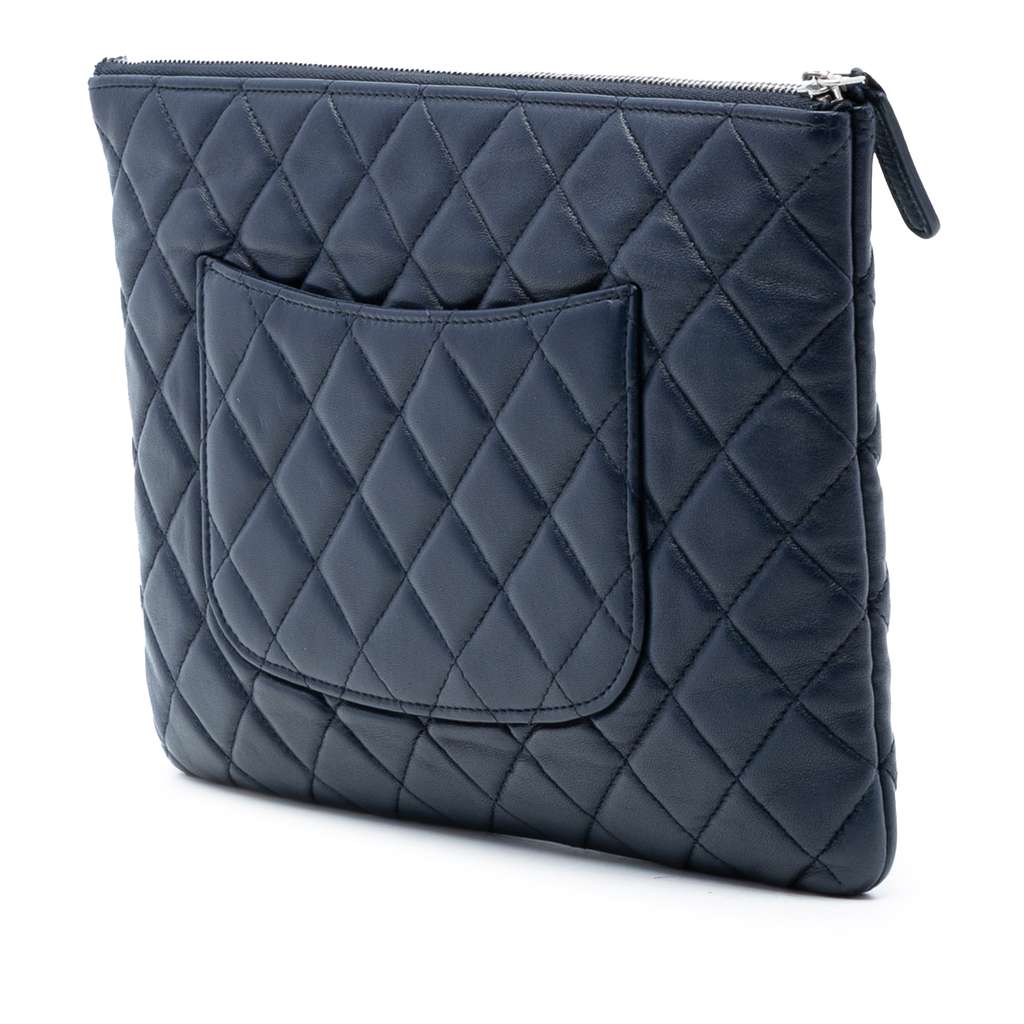 Chanel Medium Quilted Lambskin O Case Clutch Blue Leather Very good condition - Back View