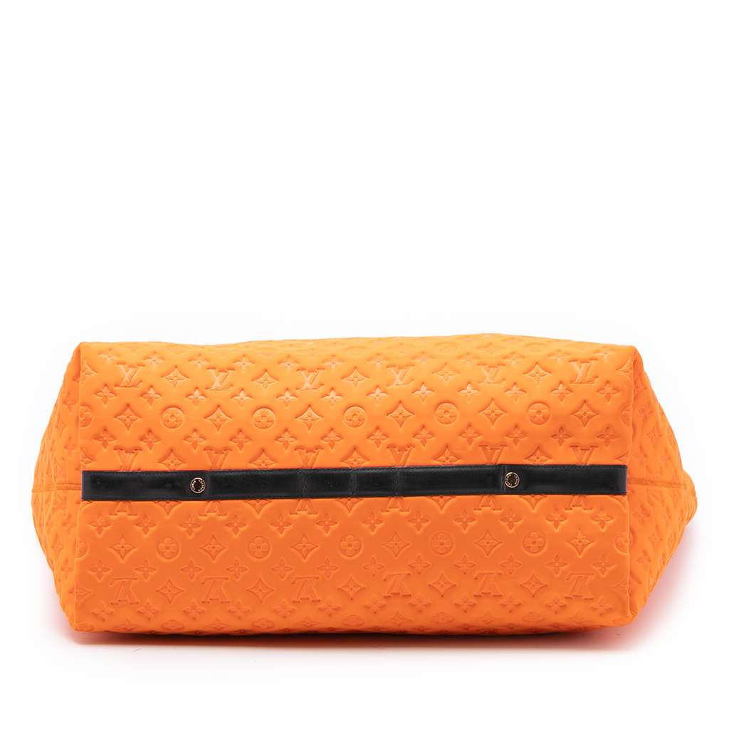 Louis Vuitton Monogram Embossed Neoprene Scuba MM Orange Polyester Very good condition - Inside View