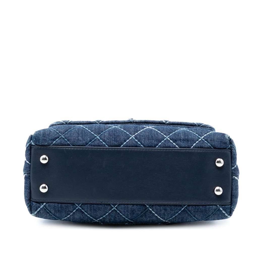 Chanel Small Quilted Denim Coco Top Handle Bag Blue Denim Very good condition - Inside View