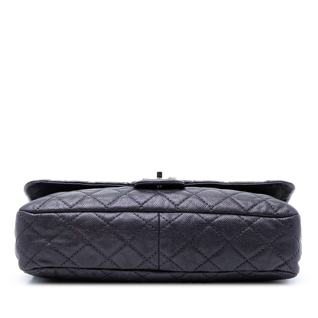 Chanel Jumbo Quilted Iridescent Caviar Easy Flap Grey Leather Very good condition - Inside View