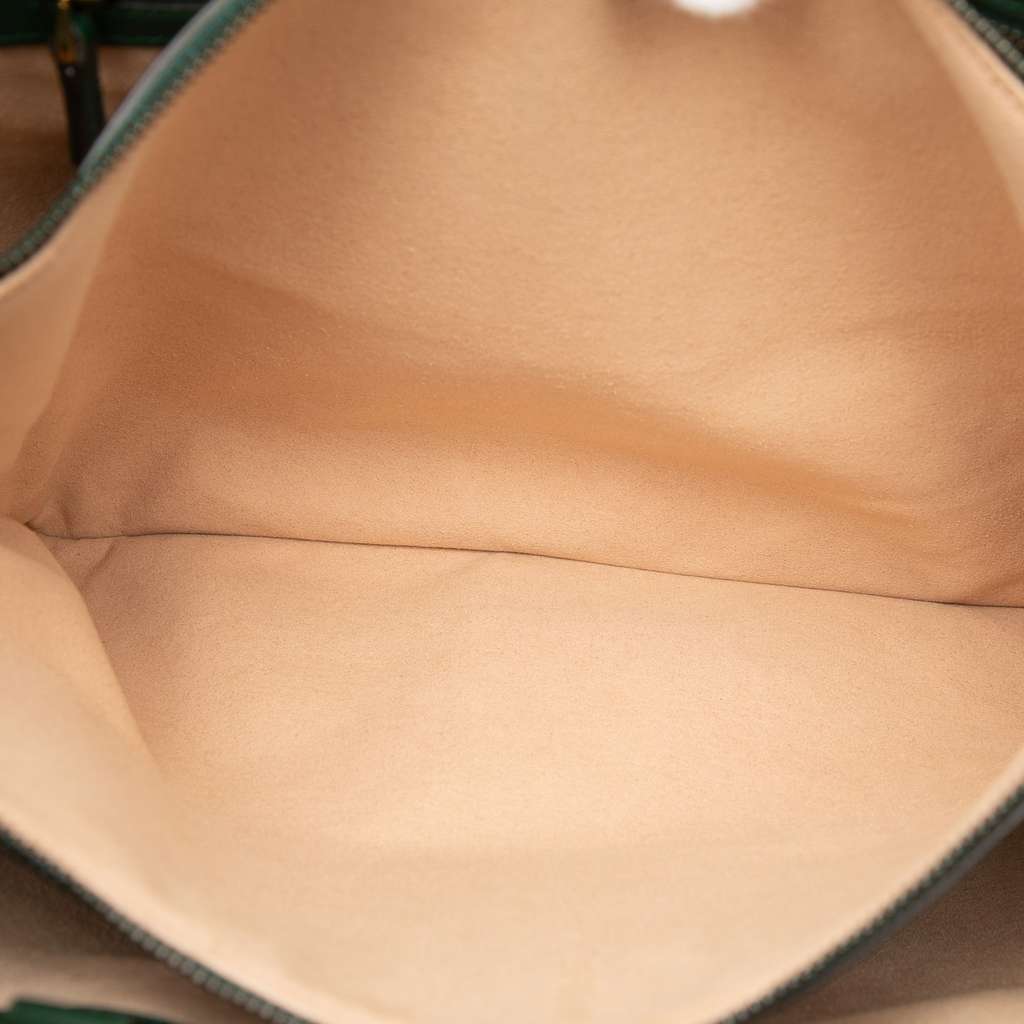 Gucci Medium Calfskin Bamboo Diana Convertible Bucket Bag Green Leather Very good condition - Model View