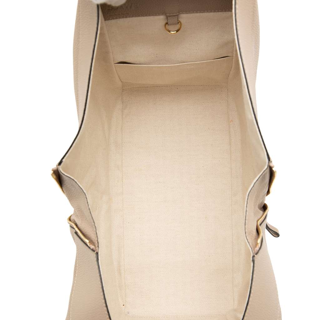 Loewe Medium Grained Calfskin Hammock Satchel Beige Leather Very good condition - Model View