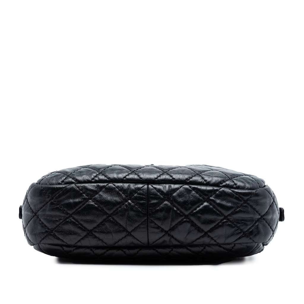 Chanel Small Quilted Aged Calfskin Reissue 2.55 Camera Bag Black Leather Very good condition - Inside View