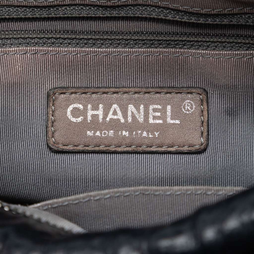 Chanel Small Quilted Aged Calfskin Reissue 2.55 Camera Bag Black Leather Very good condition - Box View
