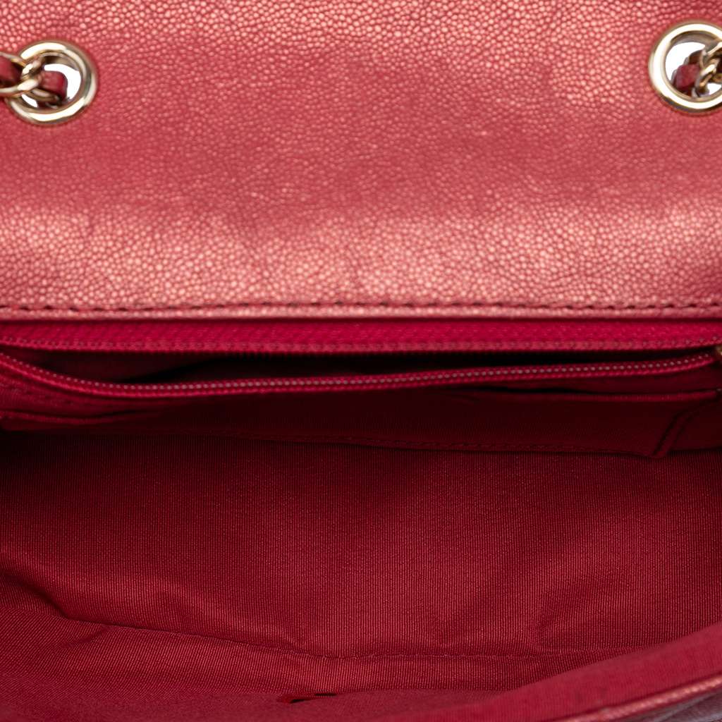 Chanel Small Chevron Caviar Statement Flap Red Leather Very good condition - Model View