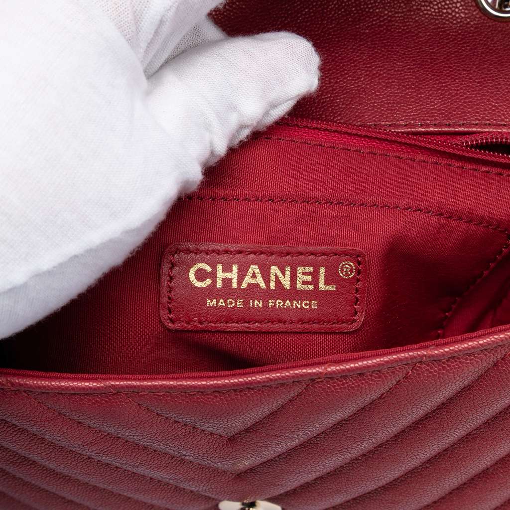 Chanel Small Chevron Caviar Statement Flap Red Leather Very good condition - Box View