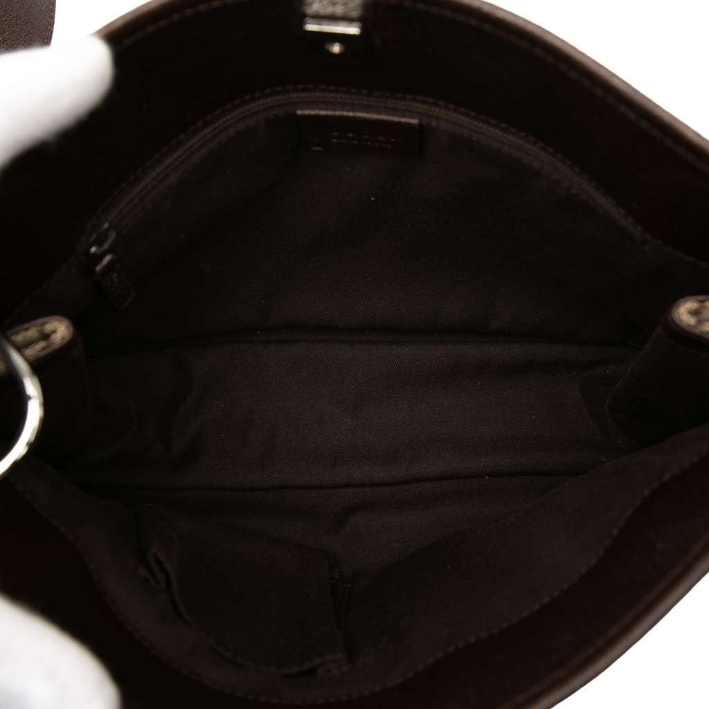 Gucci GG Canvas Eclipse Crossbody Beige Canvas Very good condition - Model View