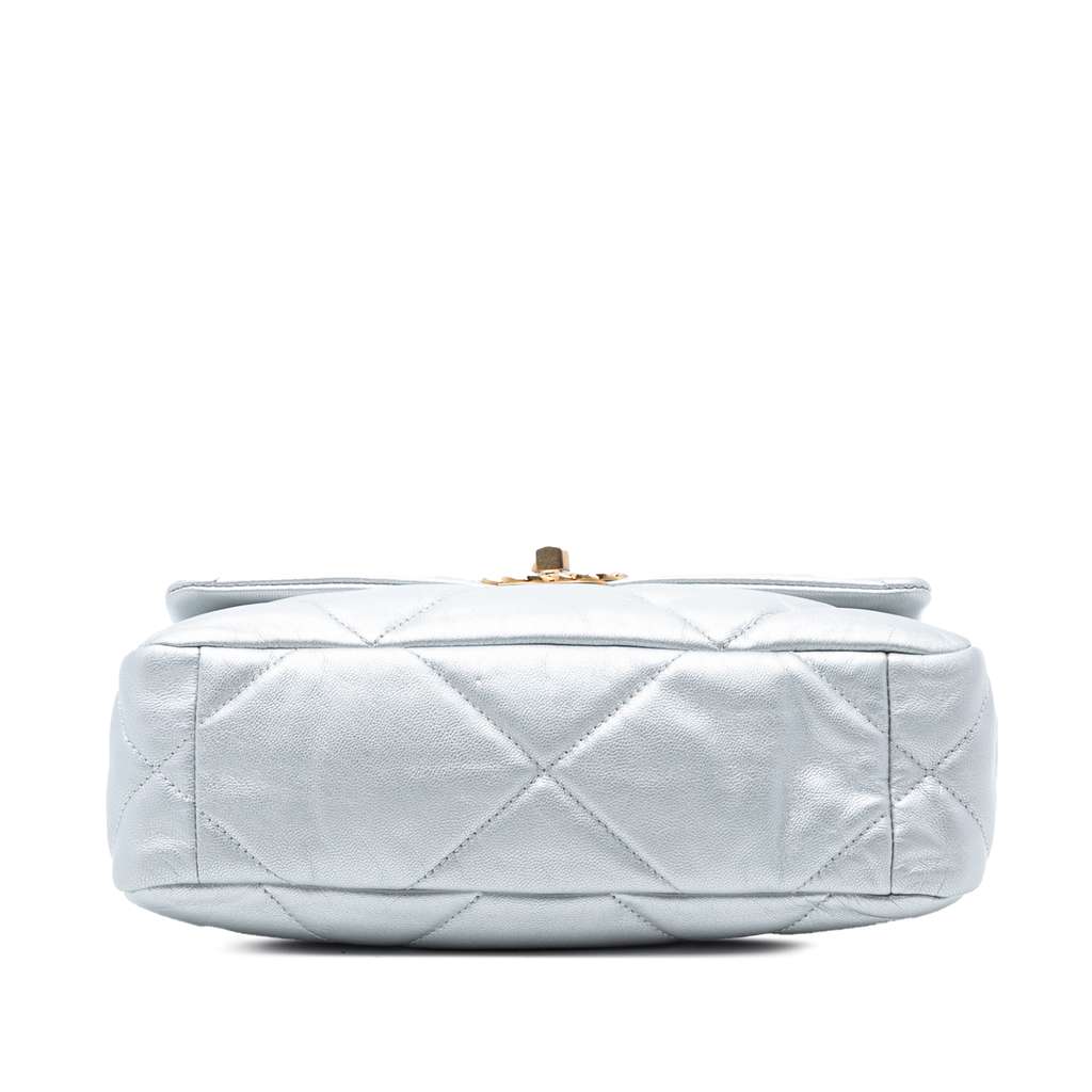 Chanel Medium Metallic Lambskin 19 Flap Silver Leather Very good condition - Inside View