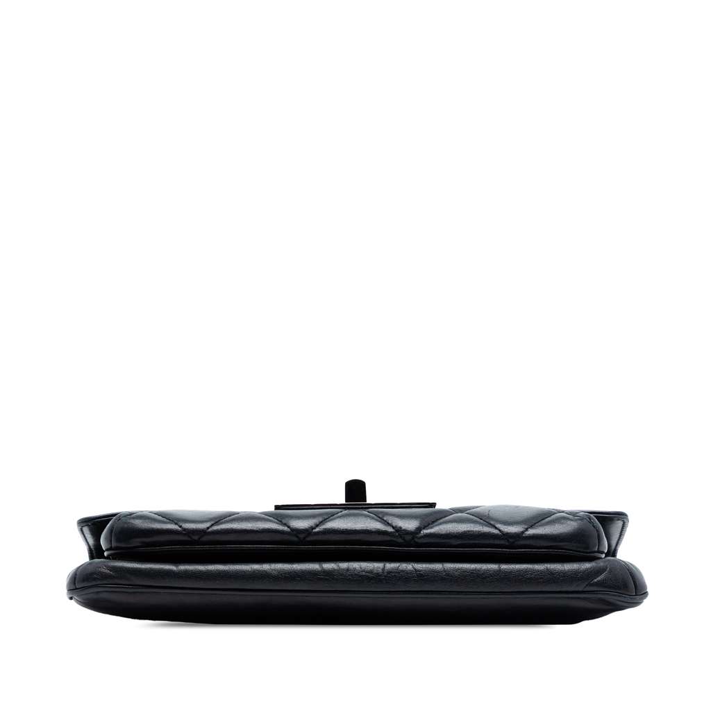 Chanel Quilted Lambskin Giant Mademoiselle Turnlock Shoulder Bag Black Leather Very good condition - Inside View