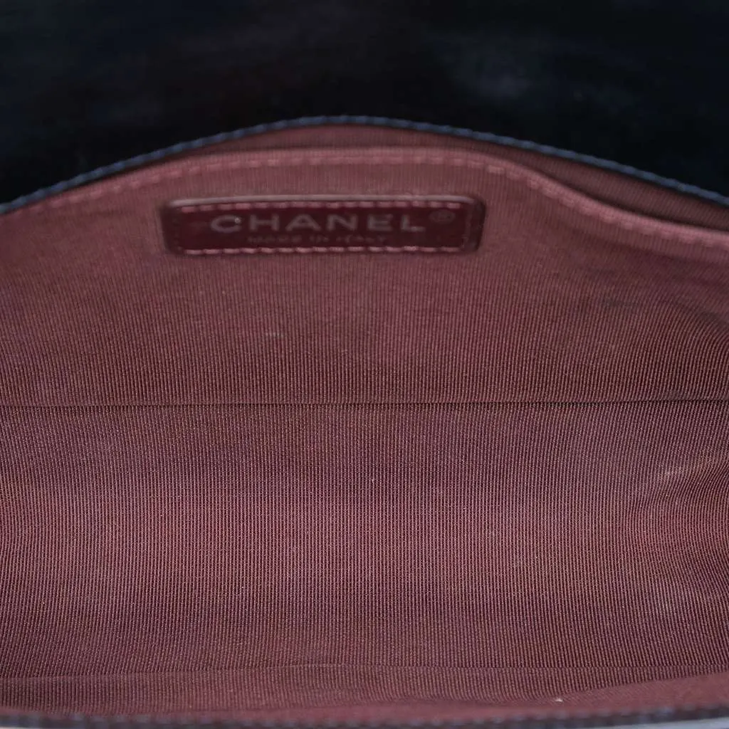 Chanel Old Medium Quilted Glazed Calfskin Chain Around Boy Flap Blue Leather Very good - Model View