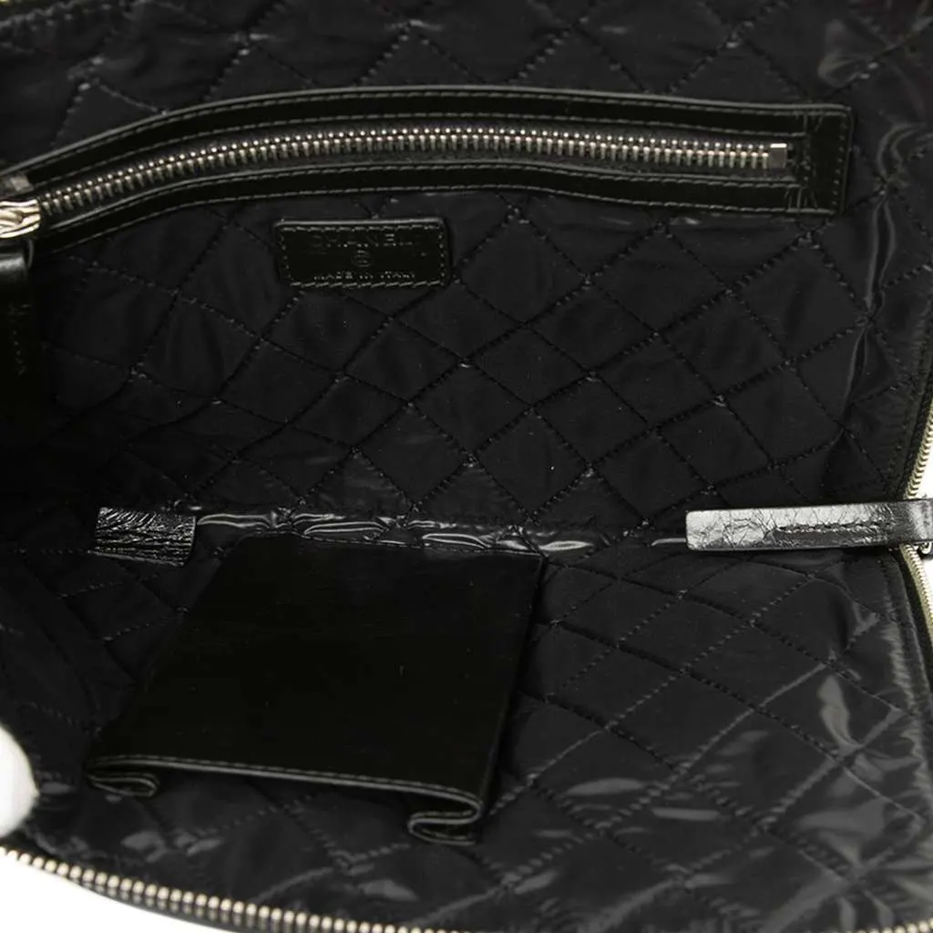 Chanel Distressed Calfskin Je Ne Suis Pas En Solde Clutch Black Leather Very good - Model View