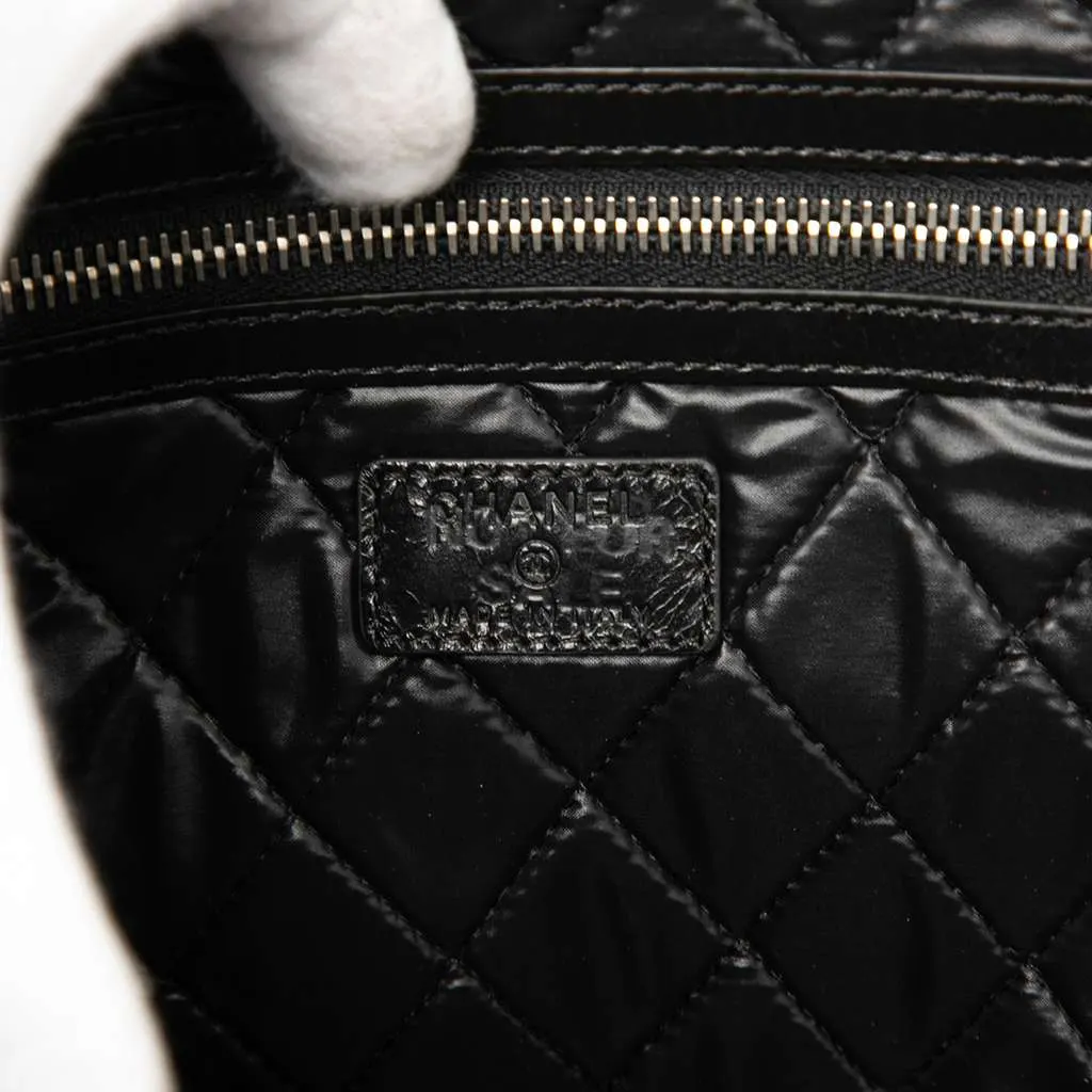 Chanel Distressed Calfskin Je Ne Suis Pas En Solde Clutch Black Leather Very good - Box View