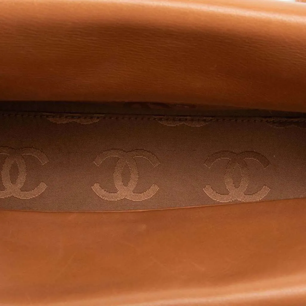 Chanel CC Soft Calfskin Turnlock Shoulder Bag Brown Leather Very good - Model View