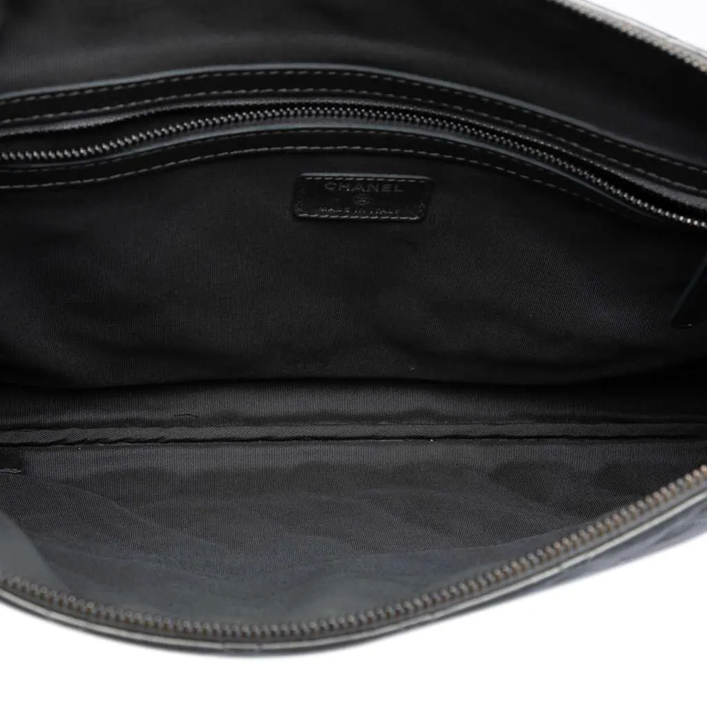 Chanel Large Quilted Metallic Lambskin O Case Clutch Silver Leather Very good - Model View