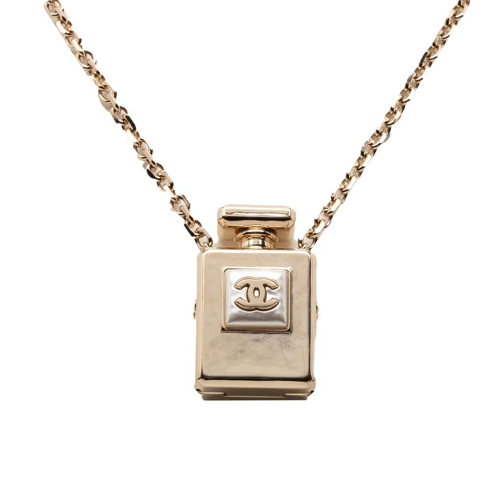 Chanel قلادة على شكل زجاجة عطر مطلية بالذهب عيار CC