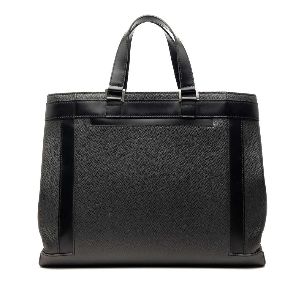 Louis Vuitton رئيس الوزراء تايغا كاسبيك