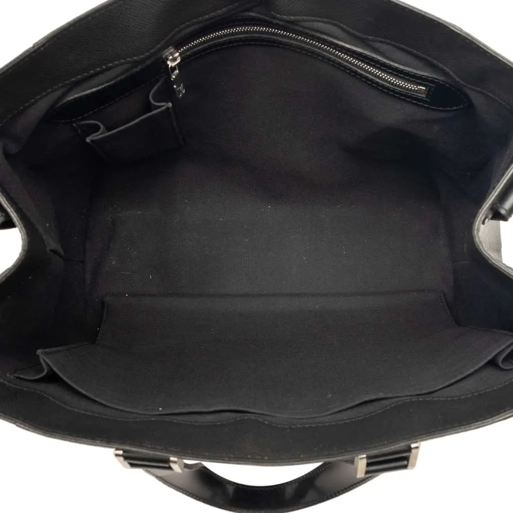 Louis Vuitton Taiga Kasbek PM Black Leather Very good - Model View