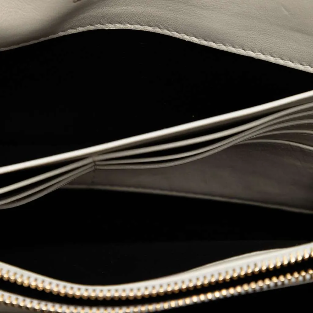 Saint Laurent Matelasse Lambskin Monogram Vicky Chain Wallet White Leather Very good - Box View
