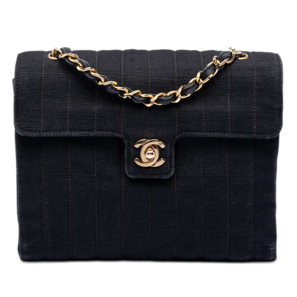 Chanel غطاء واحد من النايلون المبطن عموديًا CC
