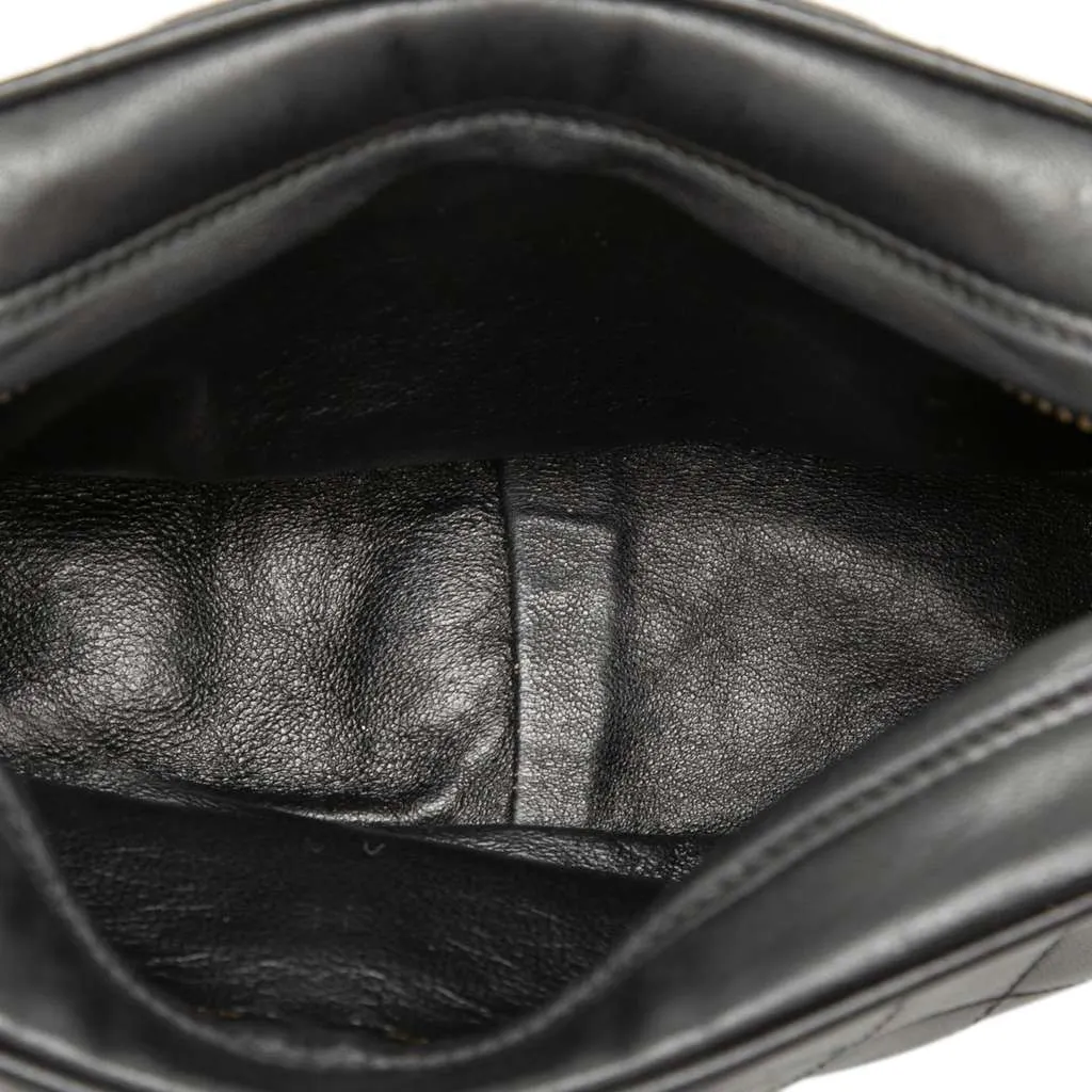 Chanel CC Quilted Lambskin Tassel Camera Bag Black Leather Very good - Model View