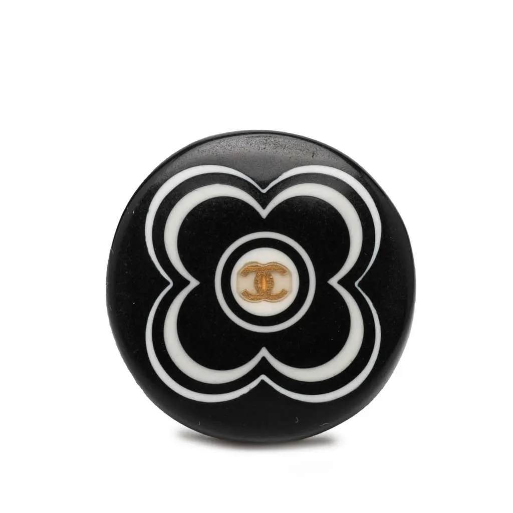 Chanel Resin and Gold Tone CC Logo Camellia Ring Black Very good - Front View