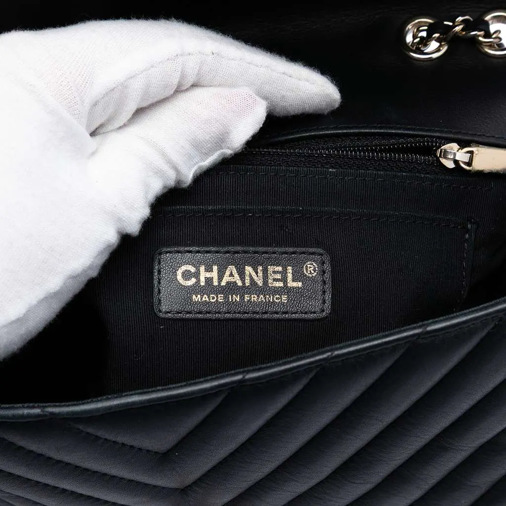 Chanel Mini Chevron Calfskin Statement Flap Black Leather Very good - Box View