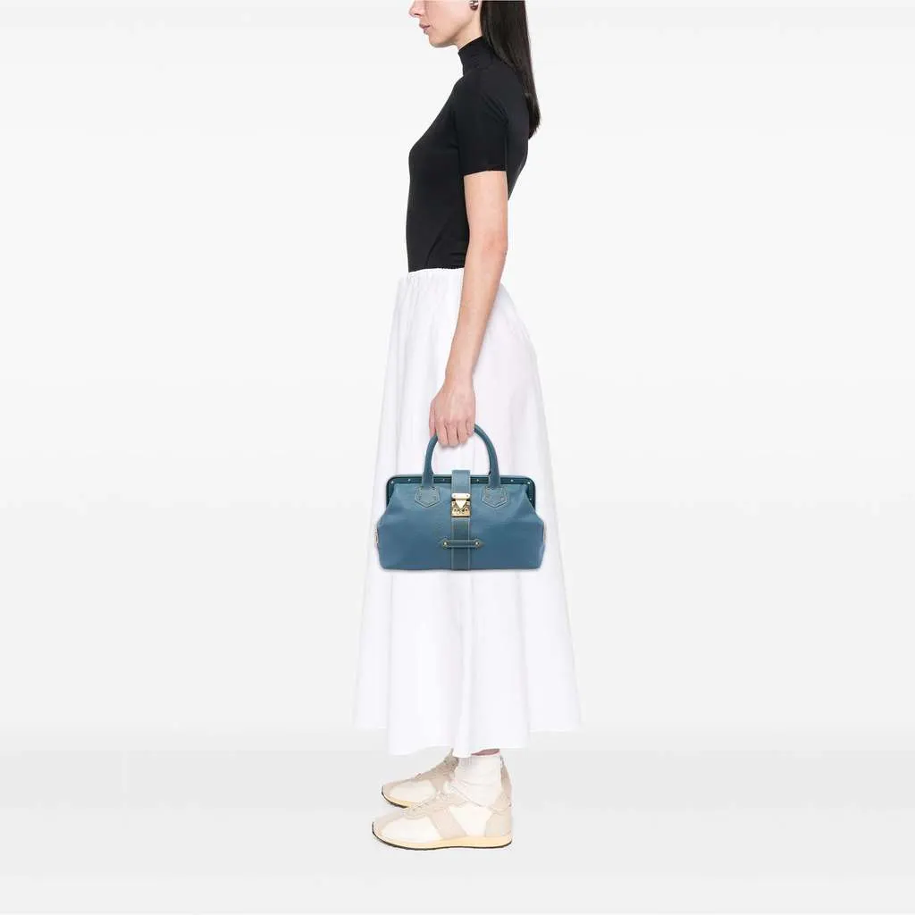 未使用　Luli / Missão Baleiro Louis Vuitton Suhali Lingenieux PM Blue Large Leather