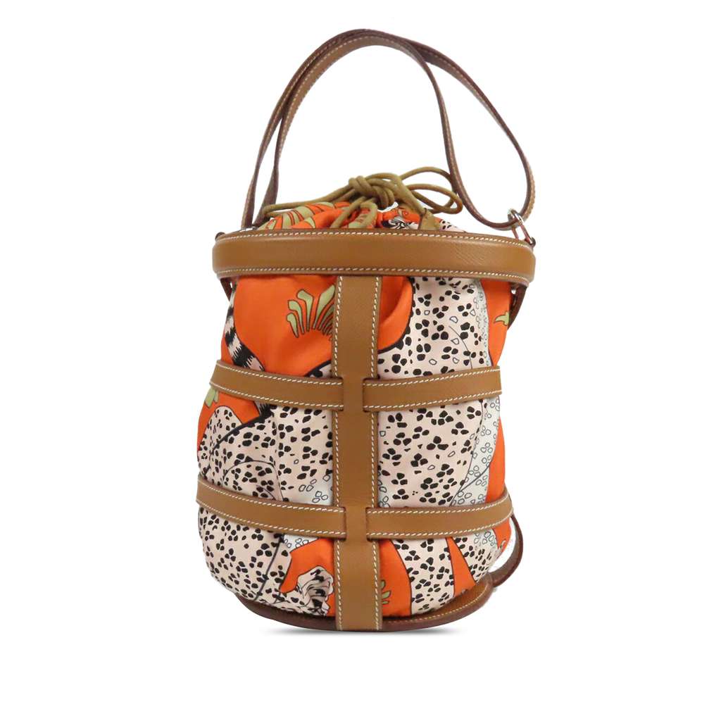 Hermès لي ليوباردز سيلك وإبسوم ساك موساردين