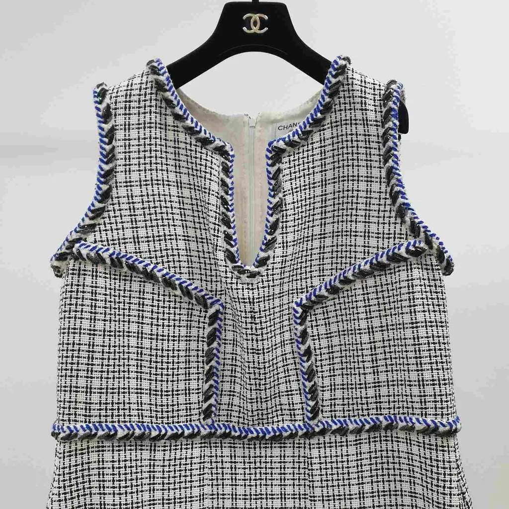 Chanel Sleeveless Chevron Trim Shift Dress White Tweed Very good - Back View