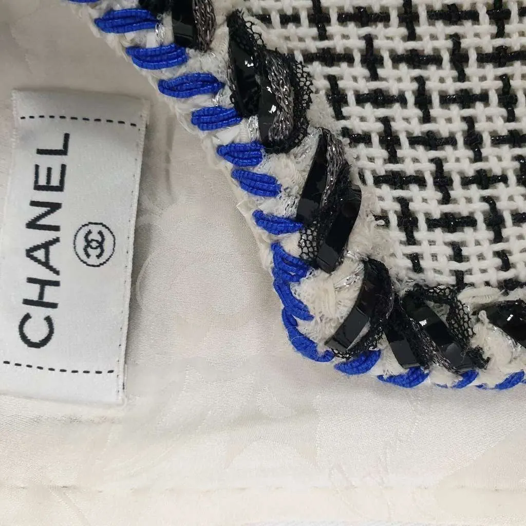 Chanel Sleeveless Chevron Trim Shift Dress White Tweed Very good - Box View