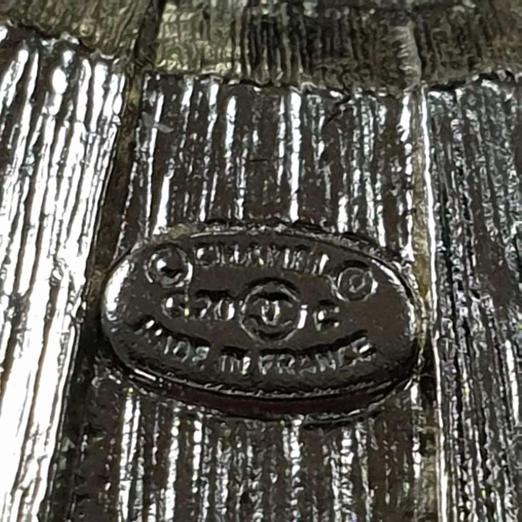 Chanel G20C Brooch Army Pin Cross Black Very good - Model View