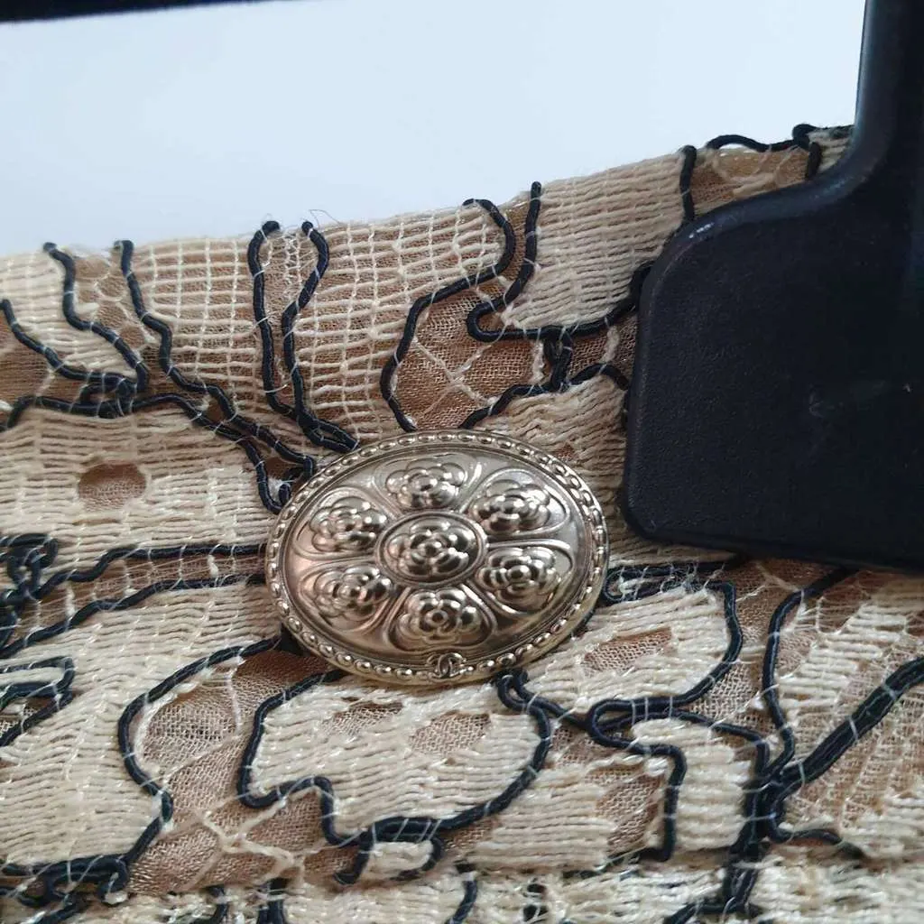 Chanel Floral Lace Skirt Beige Lace Very good - Back View
