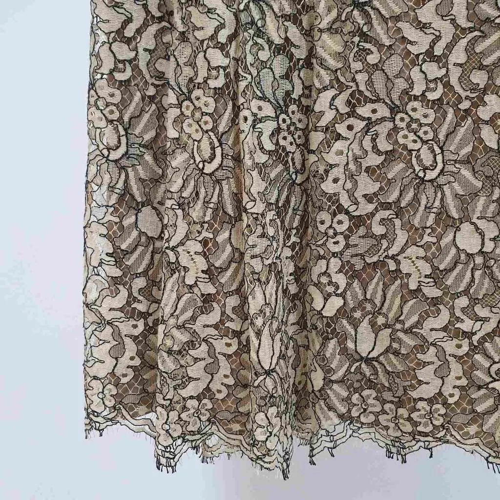 Chanel Floral Lace Skirt Beige Lace Very good - Inside View