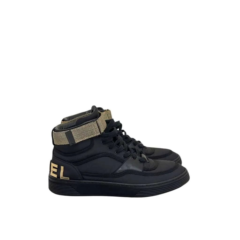 Chanel Interlocking CC Logo Sneakers Black Leather Very good - Back View