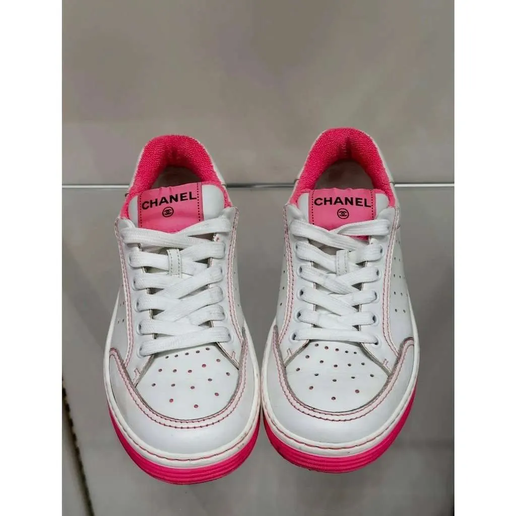 Chanel Calfskin Low Top CC Logo White Leather Very good - Back View