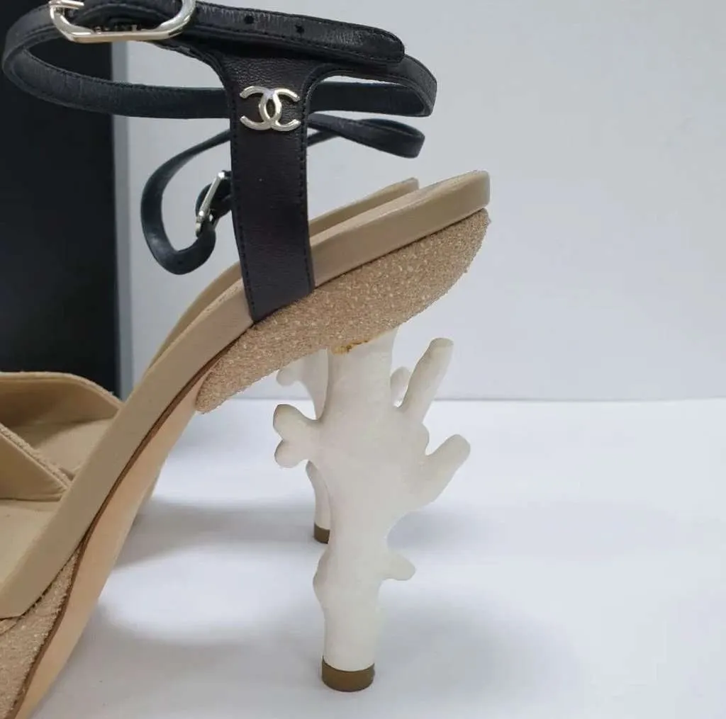 Chanel 2012 SAND HEEL SANDALS Beige Leather Very good - Back View