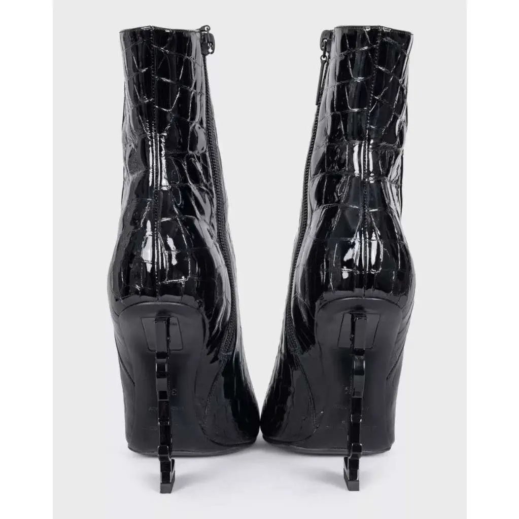 Saint Laurent Opyum Ankle Boots Black Leather Good - Model View