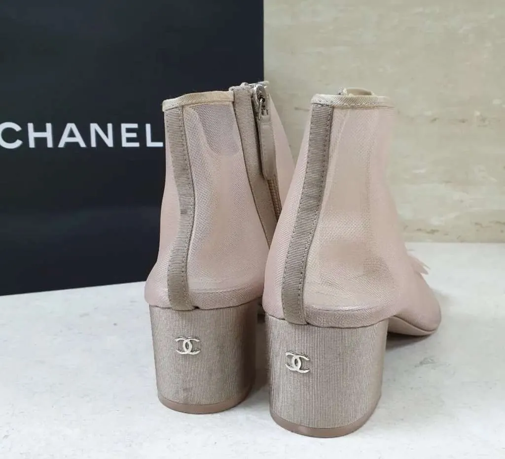 Chanel Mesh and Grosgrain Flower Cap Pink Leather Very good - Back View