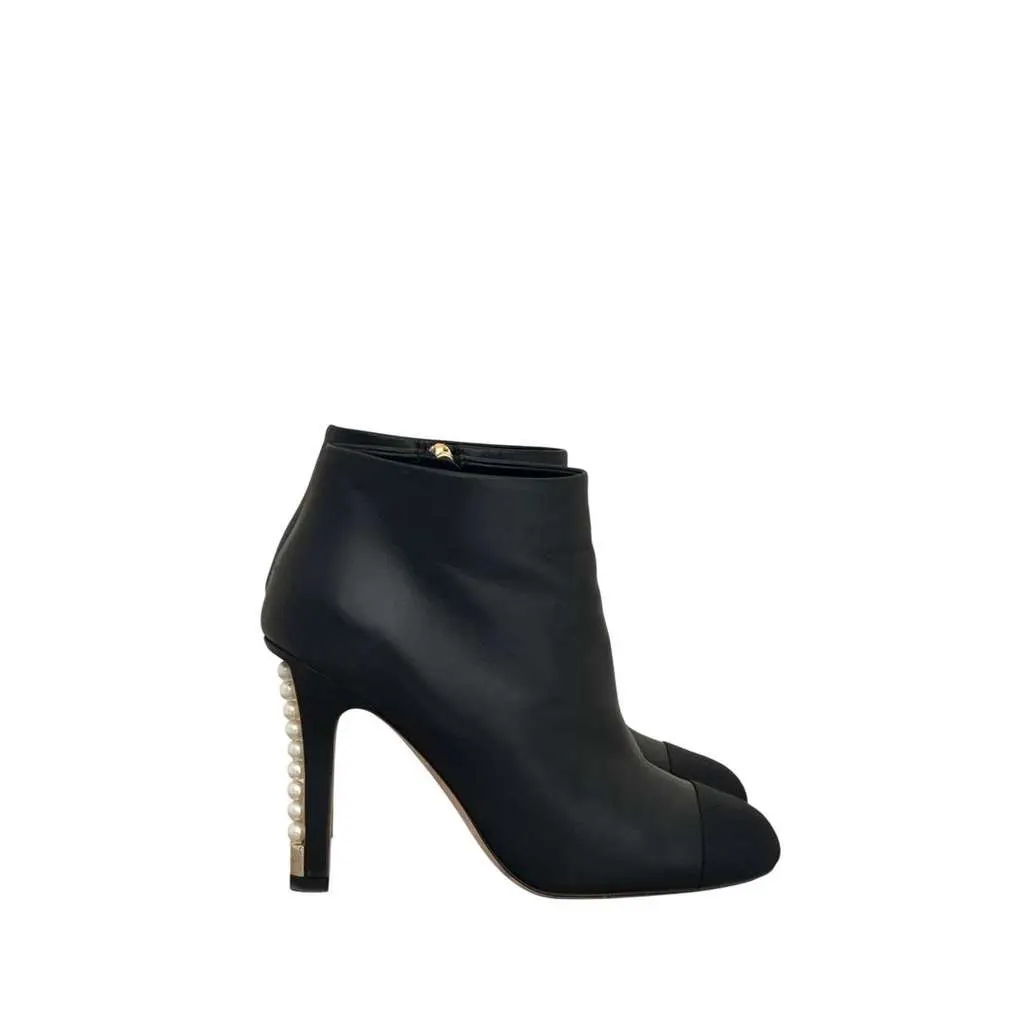 Chanel Heel Ankle Boots Black Leather Very good - Back View