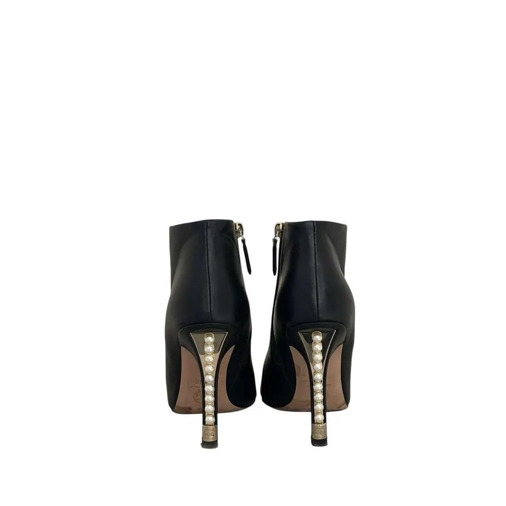 Chanel Heel Ankle Boots Black Leather Very good - Model View