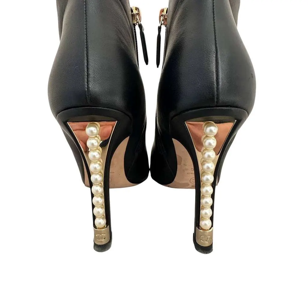 Chanel Heel Ankle Boots Black Leather Very good - Box View