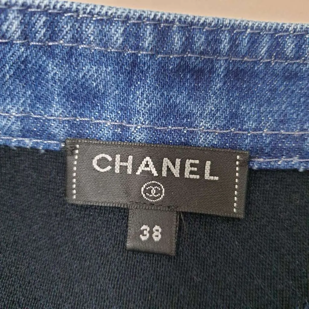 Chanel Camellia Mini Skirt Camel Denim Very good - Model View
