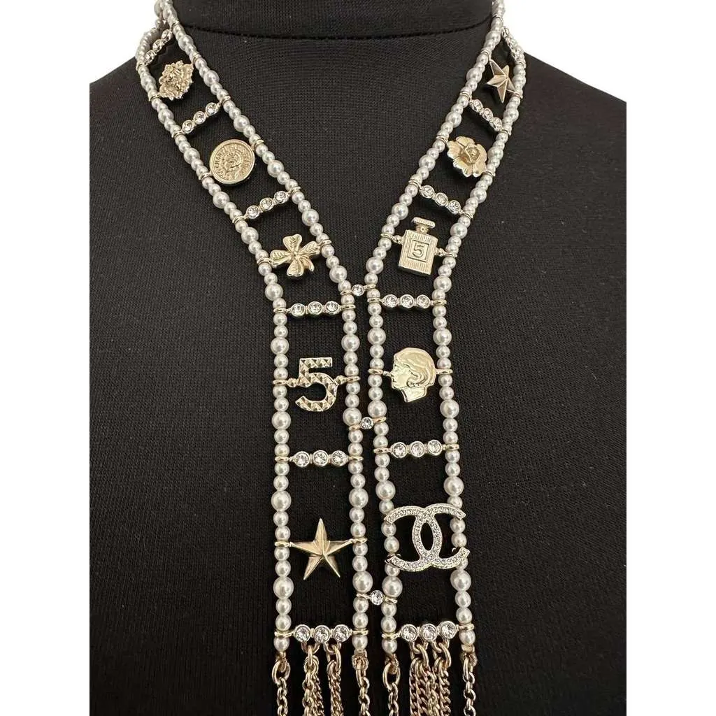 Chanel Charm Statement Necklace Black Lace Very good - Inside View